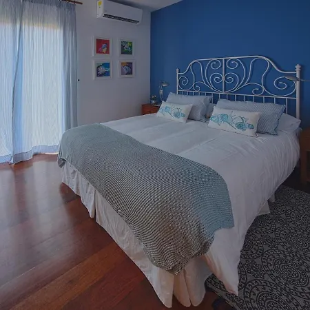 Aura Costa De Antigua